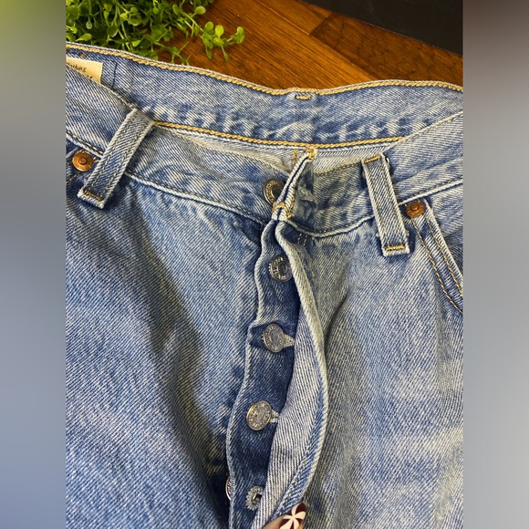 Men’s Levi's 501 90’s Light Blue Straight Jeans - Picture 6 of 8